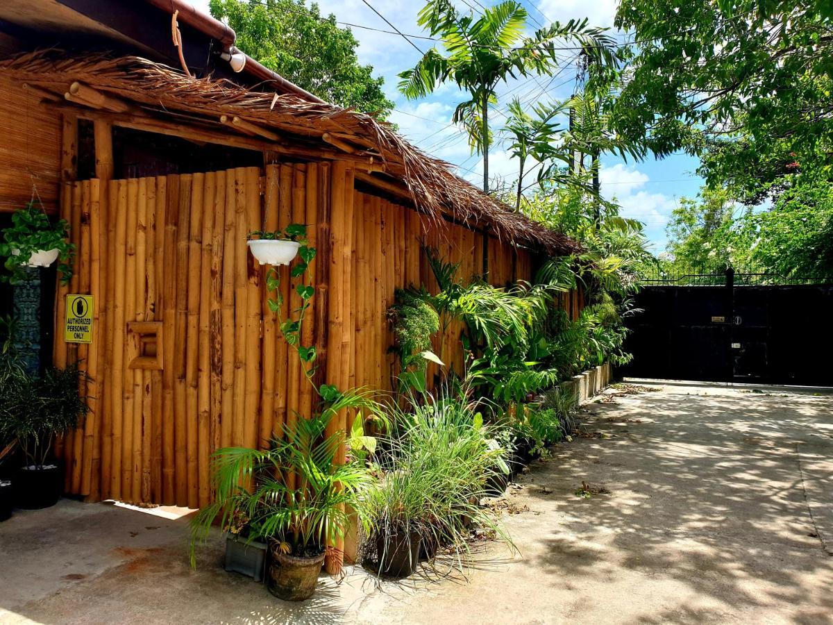 Mj'S Residences Garden Hotel Moalboal Eksteriør billede